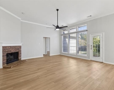 8012 Greenwood Drive - Photo Thumbnail 7