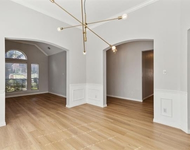 8012 Greenwood Drive - Photo Thumbnail 6