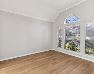 8012 Greenwood Drive - Photo Thumbnail 3