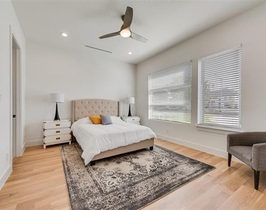 6411 Royal Lane - Photo Thumbnail 16
