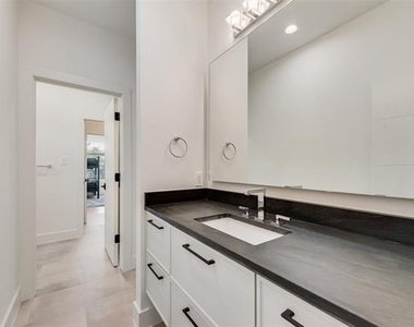 6411 Royal Lane - Photo Thumbnail 22