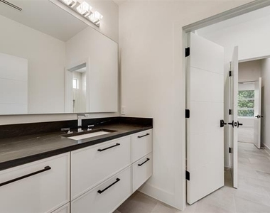 6411 Royal Lane - Photo Thumbnail 20