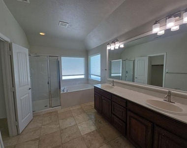 5053 Holliday Drive - Photo Thumbnail 13