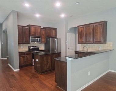 5053 Holliday Drive - Photo Thumbnail 10