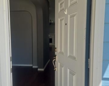 5053 Holliday Drive - Photo Thumbnail 4