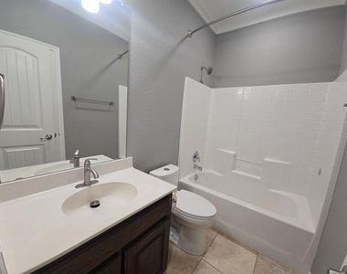5053 Holliday Drive - Photo Thumbnail 15