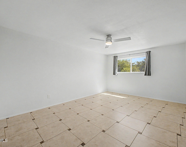 2225 E Catalina Drive - Photo Thumbnail 21