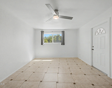 2225 E Catalina Drive - Photo Thumbnail 23