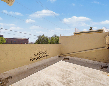 2225 E Catalina Drive - Photo Thumbnail 25
