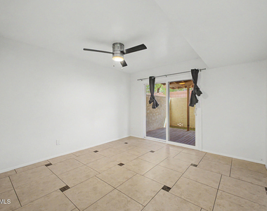 2225 E Catalina Drive - Photo Thumbnail 14