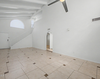 2225 E Catalina Drive - Photo Thumbnail 2