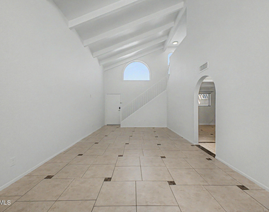 2225 E Catalina Drive - Photo Thumbnail 5