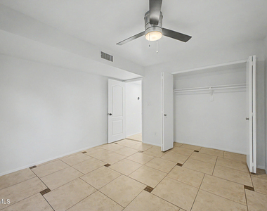 2225 E Catalina Drive - Photo Thumbnail 15