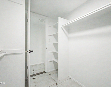 2225 E Catalina Drive - Photo Thumbnail 20