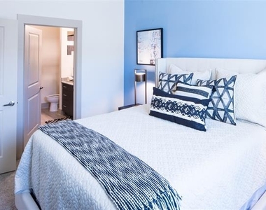901 N Zang Boulevard - Photo Thumbnail 6