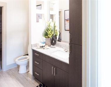 901 N Zang Boulevard - Photo Thumbnail 7
