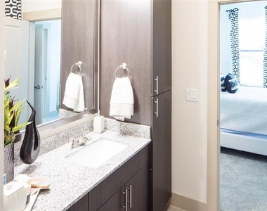 901 N Zang Boulevard - Photo Thumbnail 8