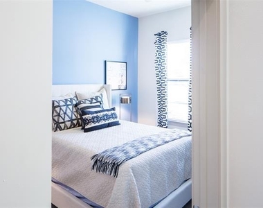 901 N Zang Boulevard - Photo Thumbnail 5