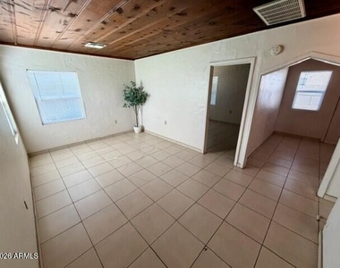925 E Turney Avenue - Photo Thumbnail 12