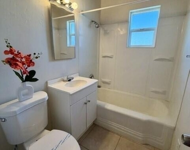925 E Turney Avenue - Photo Thumbnail 37