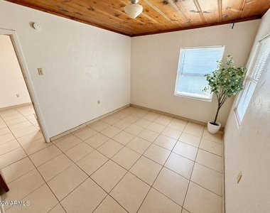 925 E Turney Avenue - Photo Thumbnail 37