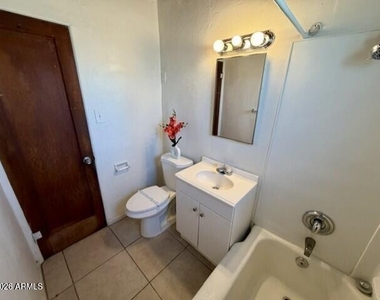 925 E Turney Avenue - Photo Thumbnail 35