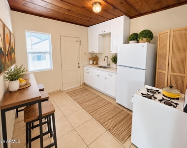 925 E Turney Avenue - Photo Thumbnail 28