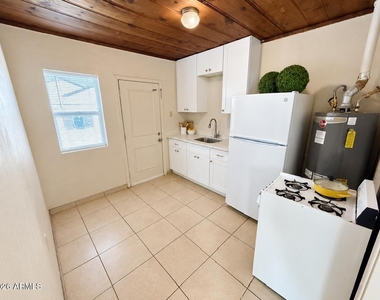 925 E Turney Avenue - Photo Thumbnail 29