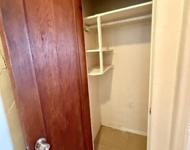 925 E Turney Avenue - Photo Thumbnail 33