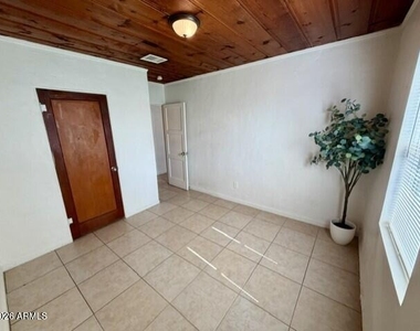 925 E Turney Avenue - Photo Thumbnail 31