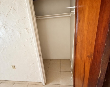925 E Turney Avenue - Photo Thumbnail 39