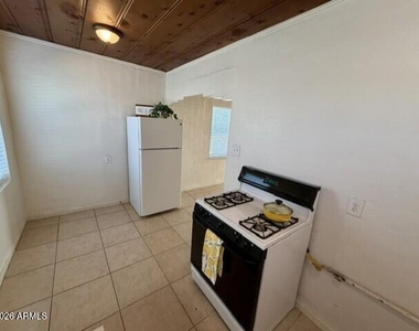 925 E Turney Avenue - Photo Thumbnail 21