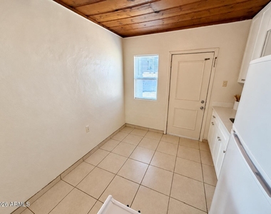 925 E Turney Avenue - Photo Thumbnail 35