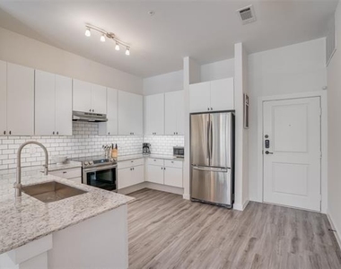 209 Wimberly Street - Photo Thumbnail 3
