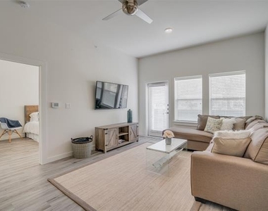 209 Wimberly Street - Photo Thumbnail 6