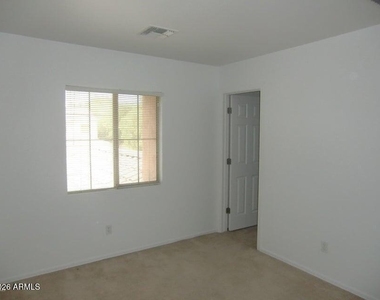 5419 W Shumway Farm Road - Photo Thumbnail 15