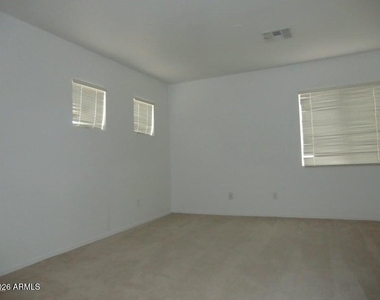 5419 W Shumway Farm Road - Photo Thumbnail 12