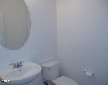 5419 W Shumway Farm Road - Photo Thumbnail 9