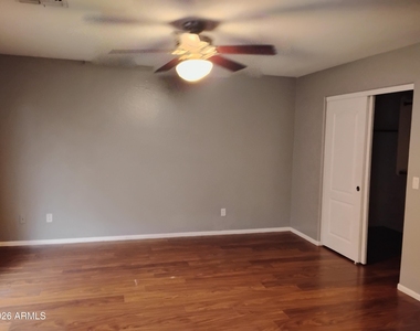 6238 S Cottonfields Lane - Photo Thumbnail 9