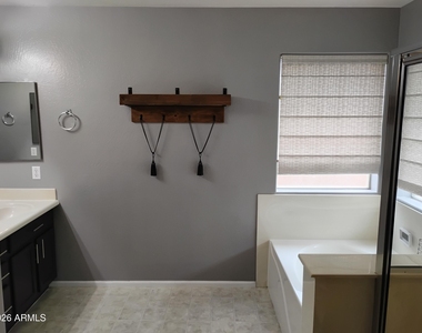 6238 S Cottonfields Lane - Photo Thumbnail 11