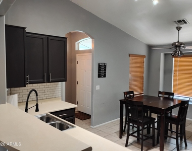 6238 S Cottonfields Lane - Photo Thumbnail 6