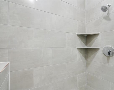 209 Wimberly Street - Photo Thumbnail 8