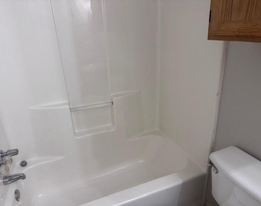 125-165 12th Street Se - Photo Thumbnail 8
