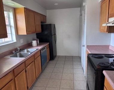 125-165 12th Street Se - Photo Thumbnail 2
