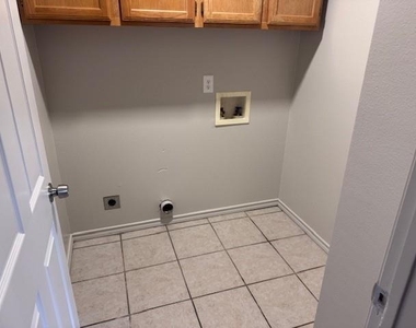 125-165 12th Street Se - Photo Thumbnail 3