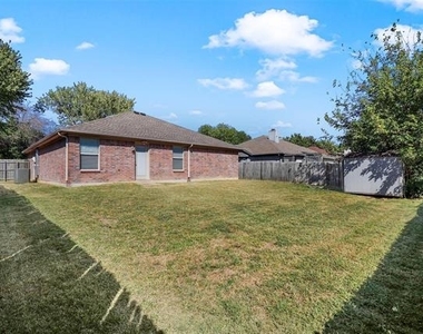 2804 Monthaven Drive - Photo Thumbnail 16