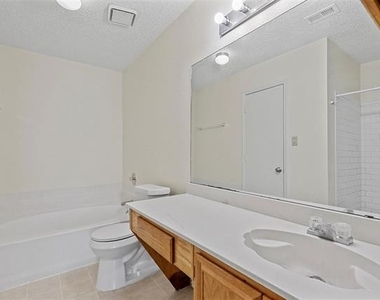 2804 Monthaven Drive - Photo Thumbnail 13