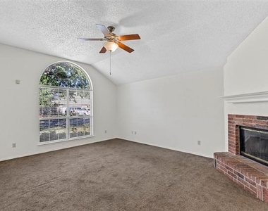 2804 Monthaven Drive - Photo Thumbnail 2