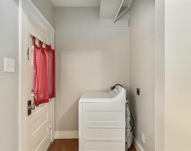 3233 Odessa Avenue - Photo Thumbnail 16