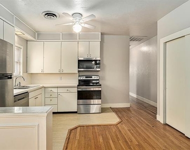 3233 Odessa Avenue - Photo Thumbnail 10